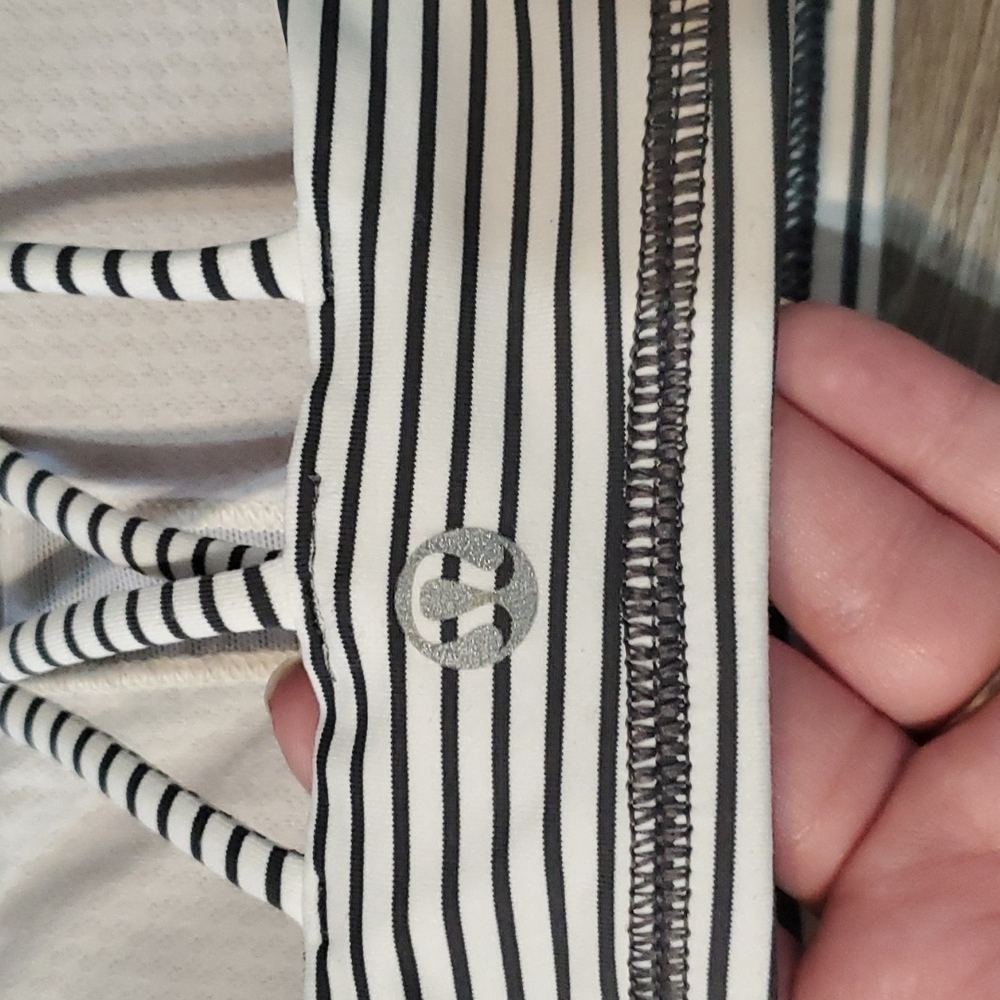*SOLD* Lululemon Free to Be Hyper Stripe Bra 4 - Picture 4 of 5